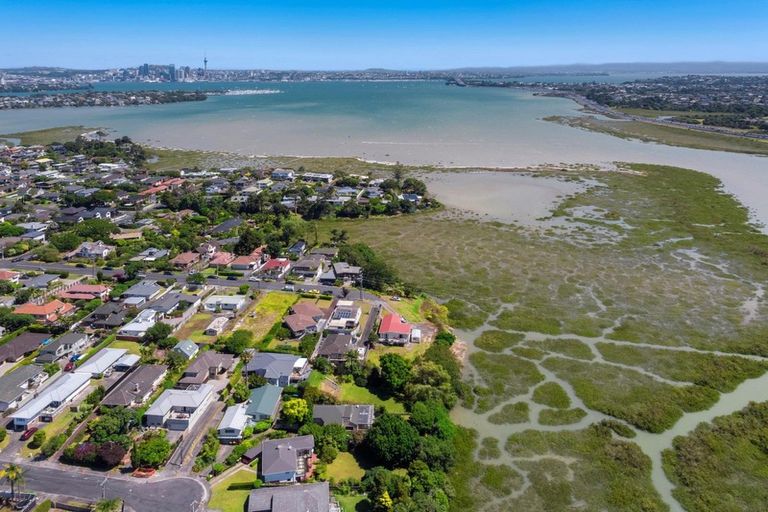 Photo of property in 2 Francis Street, Hauraki, Auckland, 0622