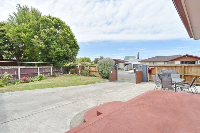 Photo of property in 1 Chilton Drive, Mairehau, Christchurch, 8052