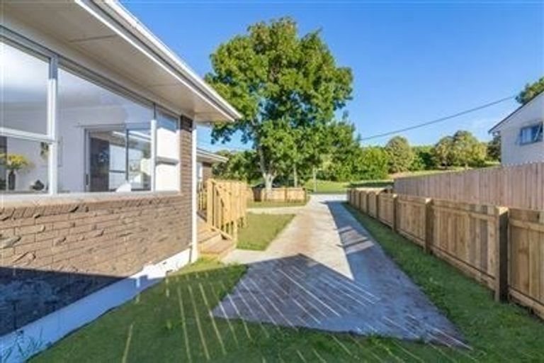 Photo of property in 139 Henderson Valley Road, Henderson, Auckland, 0612