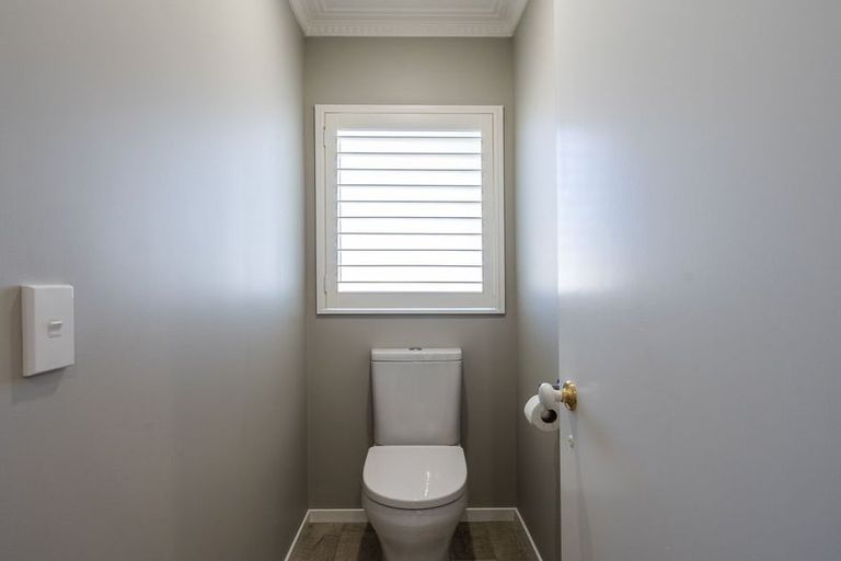 Photo of property in 2 Golders Place, Richmond Heights, Taupo, 3330