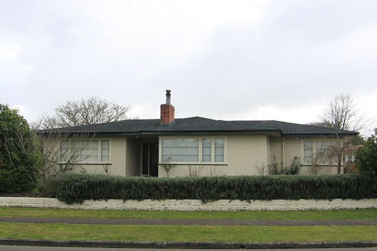 Photo of property in 11 Saint Albans Avenue, Hokowhitu, Palmerston North, 4410