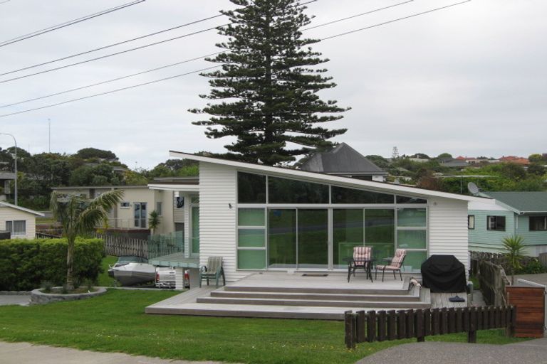 Photo of property in 2/46 Zealandia Road, Manly, Whangaparaoa, 0930