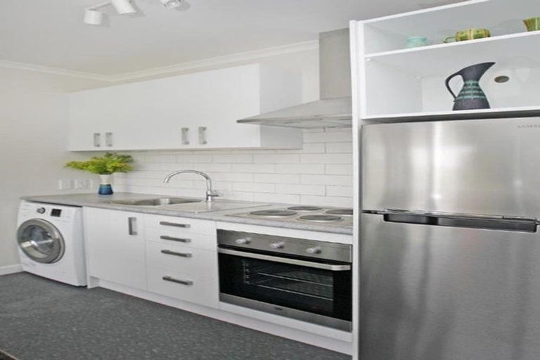 Photo of property in 73 Townsend Road, Miramar, Wellington, 6022