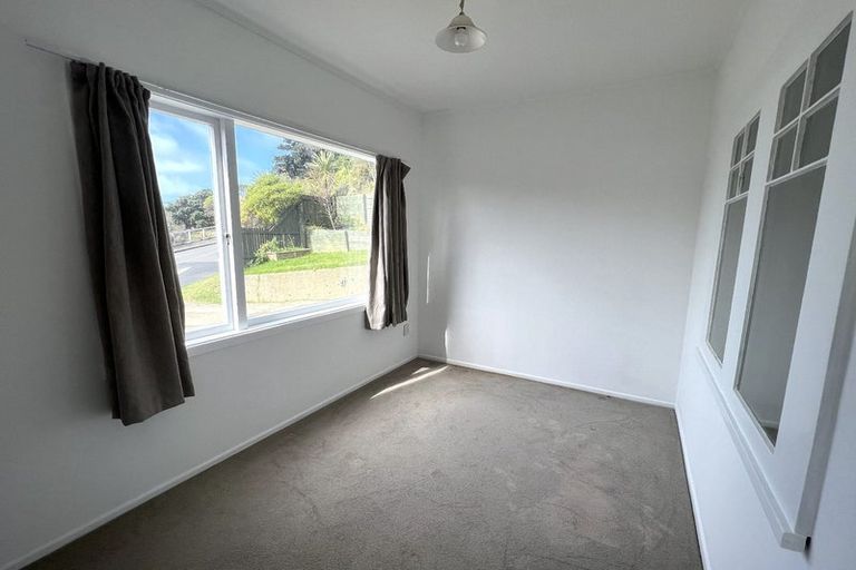 Photo of property in 2 Milne Terrace, Island Bay, Wellington, 6023