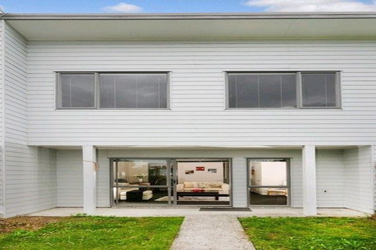 Photo of property in 25/3 Hulme Place, Henderson, Auckland, 0612