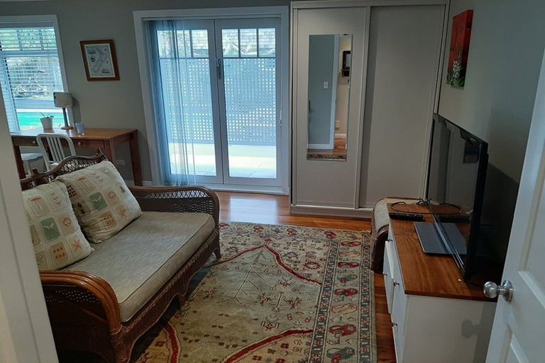 Photo of property in 30 Rock Isle Road, Torbay, Auckland, 0630