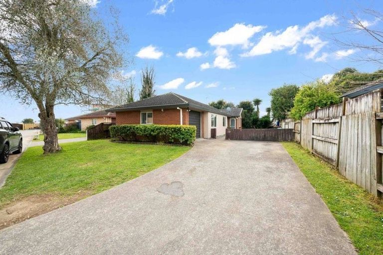 Photo of property in 10 Portrush Lane, Takanini, 2112