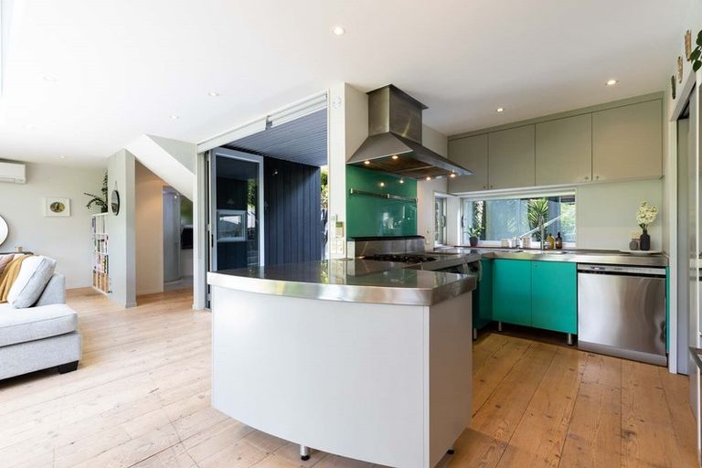 Photo of property in 50a Colonial Road, Birkenhead, Auckland, 0626