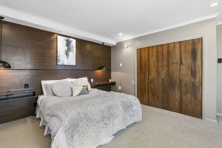 Photo of property in 8 South Street, Tawa, Wellington, 5028