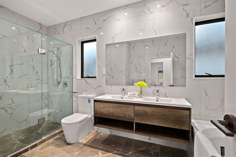 Photo of property in 18 Konoba Avenue, Kumeu, 0810