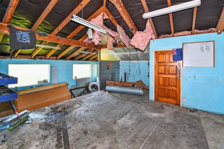 Photo of property in 114 Ennis Avenue, Pakuranga Heights, Auckland, 2010