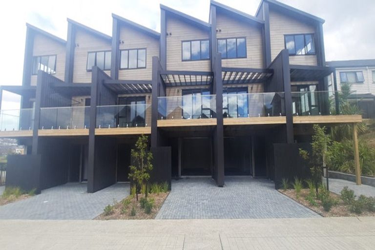 Photo of property in 12d Tikati Rise, Long Bay, Auckland, 0630