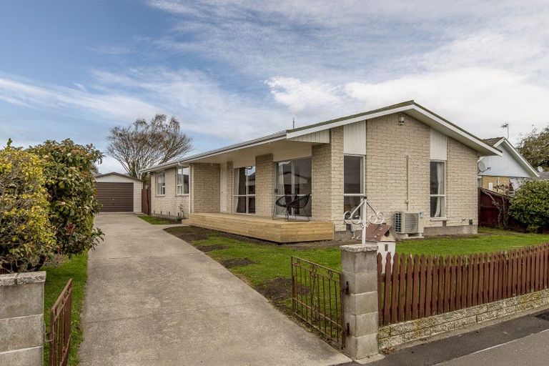 Photo of property in 3 Carteret Place, Aranui, Christchurch, 8061