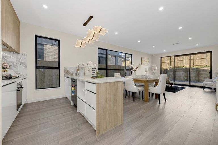 Photo of property in 28 Hearth Street, Flat Bush, 2019