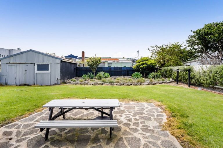 Photo of property in 39 Domett Street, Opunake, 4616