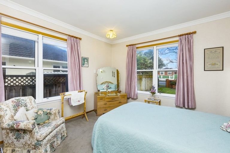 Photo of property in 70 Pine Avenue, Ebdentown, Upper Hutt, 5018