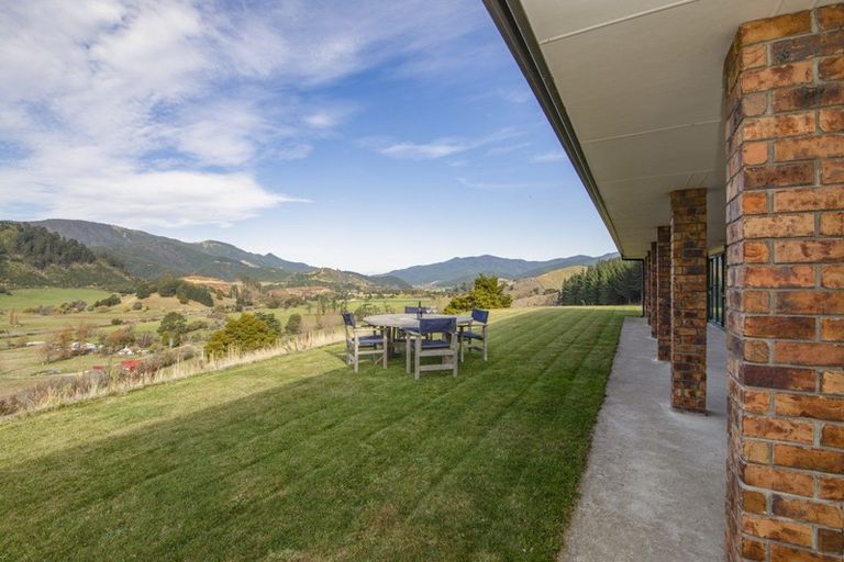 Photo of property in 77 Lindens Road, Mount Pleasant, Blenheim, 7273