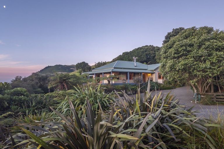 Photo of property in 35 Sunglo Terrace, Otaki, 5512