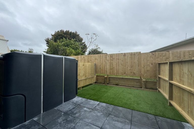 Photo of property in 8/3 Eskdale Road, Birkdale, Auckland, 0626