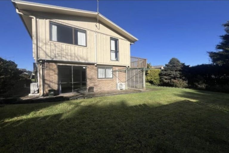 Photo of property in 18 Deodar Place, Totara Heights, Auckland, 2105