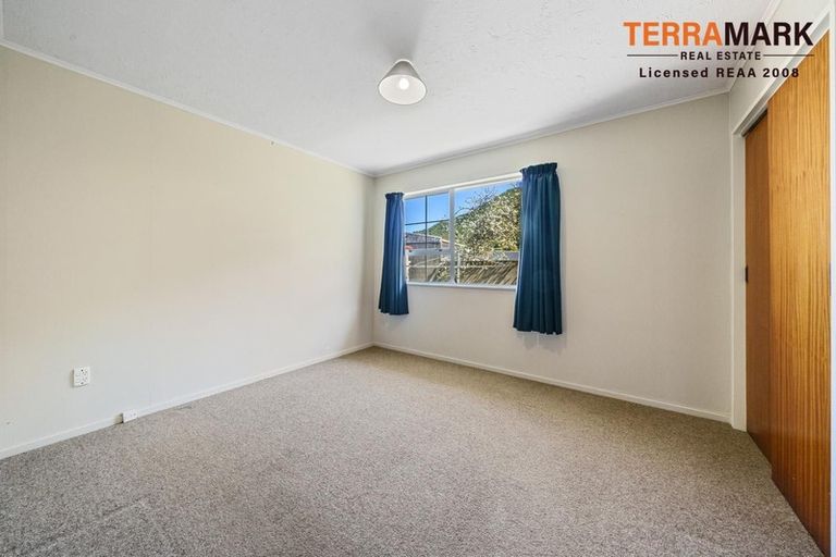 Photo of property in 54 Hartford Crescent, Totara Park, Upper Hutt, 5018