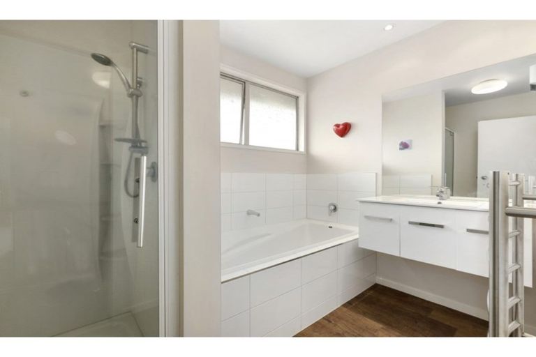 Photo of property in 19 Townshend Crescent, Halswell, Christchurch, 8025