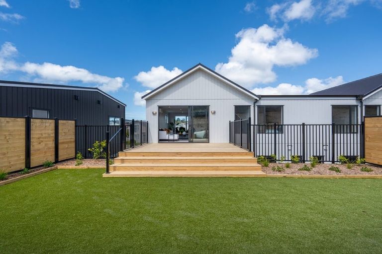 Photo of property in 32b Kukuwai Avenue, Red Beach, 0932