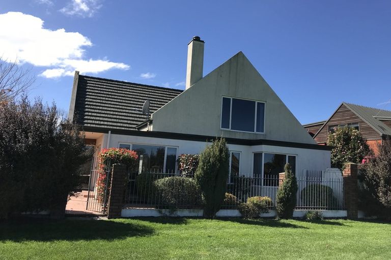 Photo of property in 2/271 Memorial Avenue, Burnside, Christchurch, 8053