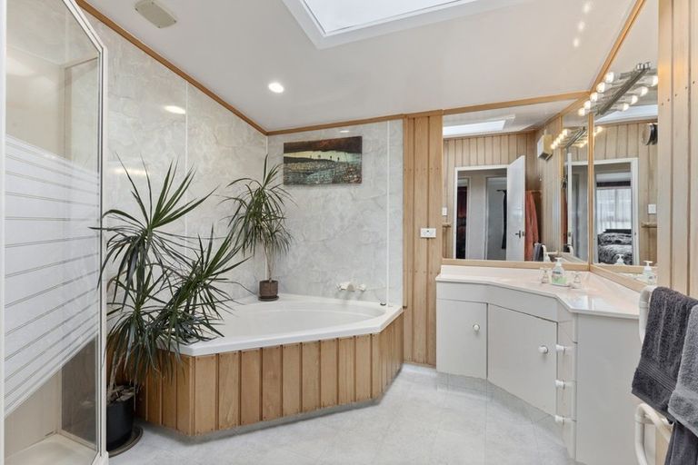 Photo of property in 93 Waiwhetu Road, Waterloo, Lower Hutt, 5011