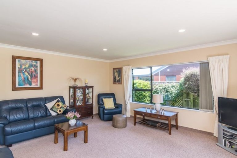 Photo of property in 23 Lorna Irene Drive, Raumati South, Paraparaumu, 5032
