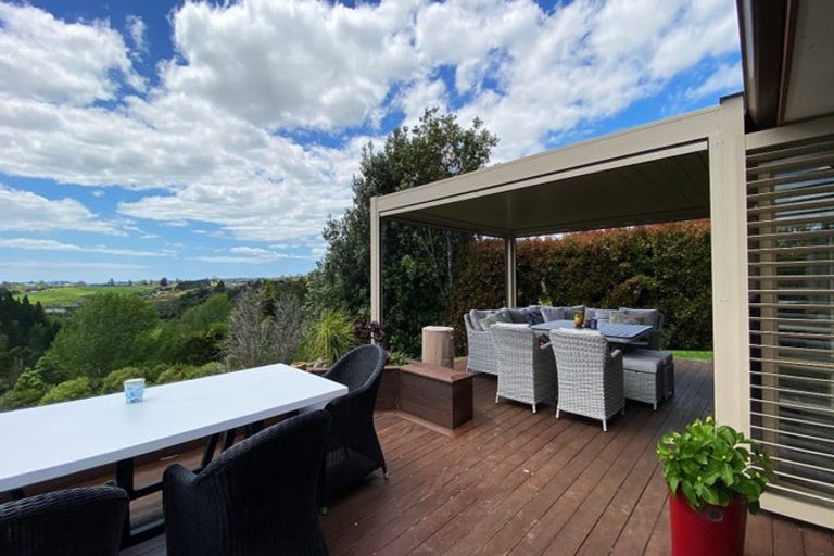 Photo of property in 124 Trig Road, Whitford, Howick, 2571