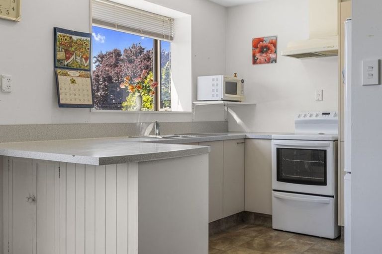 Photo of property in 16 Blakeley Place, Kaiapoi, 7630