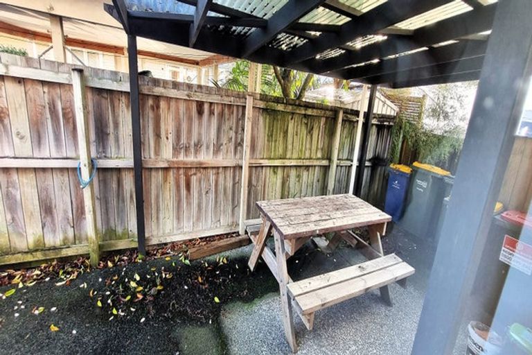 Photo of property in 1/108 Lincoln Road, Henderson, Auckland, 0610