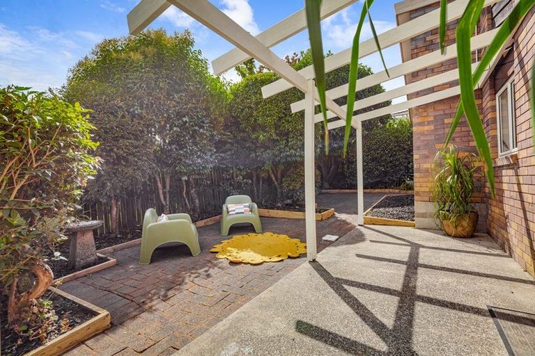 Photo of property in 3 Meynell Court, Glen Eden, Auckland, 0602