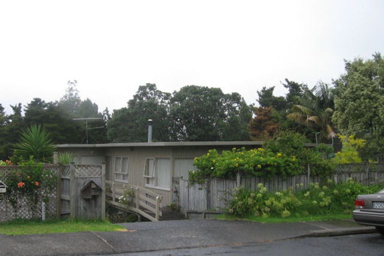 Photo of property in 12 Nicholson Place, Hillcrest, Auckland, 0627