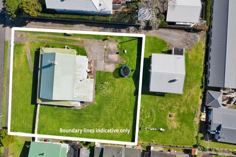 Photo of property in 137 Lemon Street, Strandon, New Plymouth, 4312