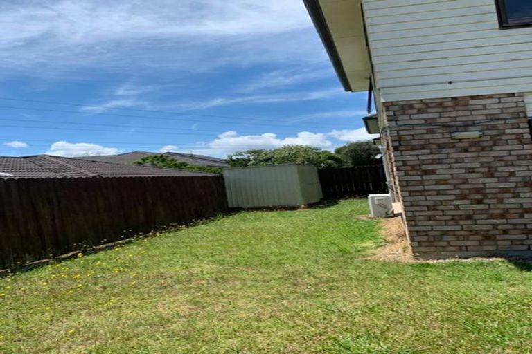 Photo of property in 16 Carrick Glen Avenue, Flat Bush, Auckland, 2019