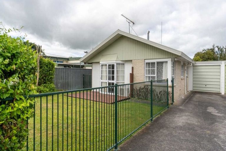 Photo of property in 30 Brocas Avenue, Hillcrest, Hamilton, 3216