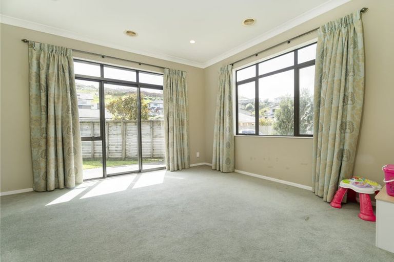 Photo of property in 13 Yarnbrook Grove, Churton Park, Wellington, 6037