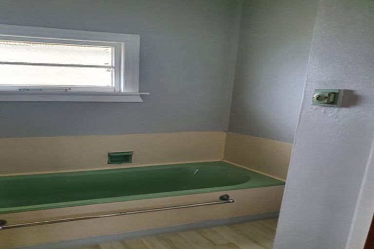 Photo of property in 129 Cambridge Street, Levin, 5510