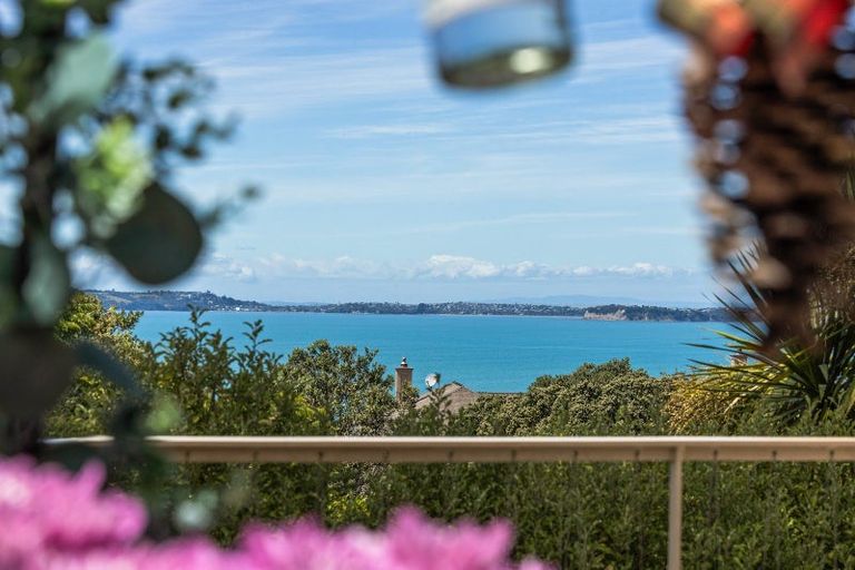 Photo of property in 17 Sykes Avenue, Hatfields Beach, Orewa, 0931