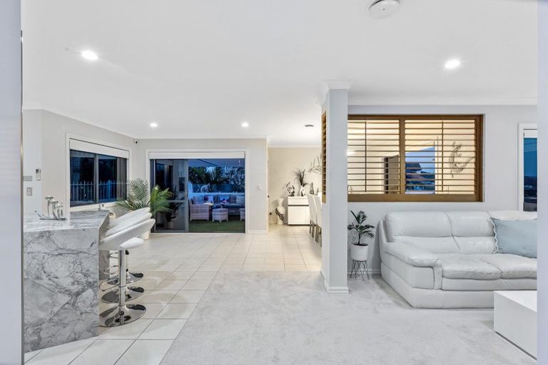 Photo of property in 49 The Ritz, Orewa, 0931