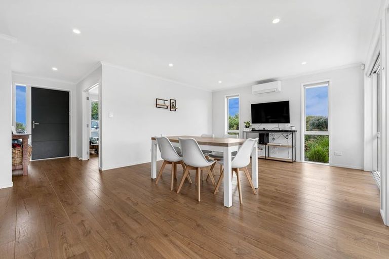 Photo of property in 11 Peet Row, Pokeno, 2471