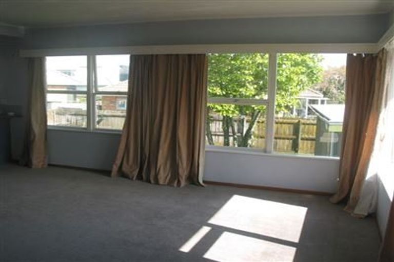 Photo of property in 2/59 Shakespeare Road, Milford, Auckland, 0620