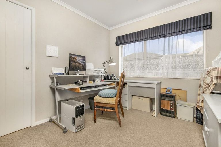 Photo of property in 23 Castlehill Court, Wattle Downs, Auckland, 2103