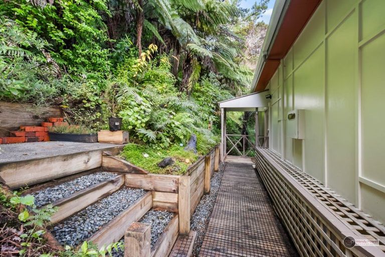 Photo of property in 166 Seddon Street, Naenae, Lower Hutt, 5011