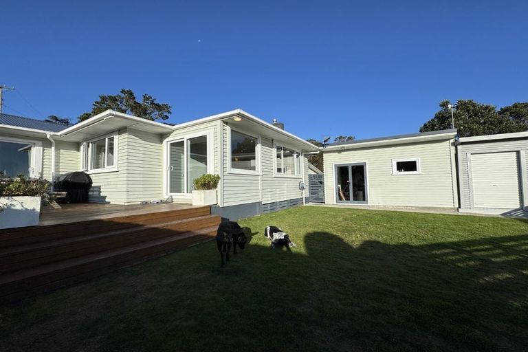 Photo of property in 50 Black Rock Road, Newlands, Wellington, 6037