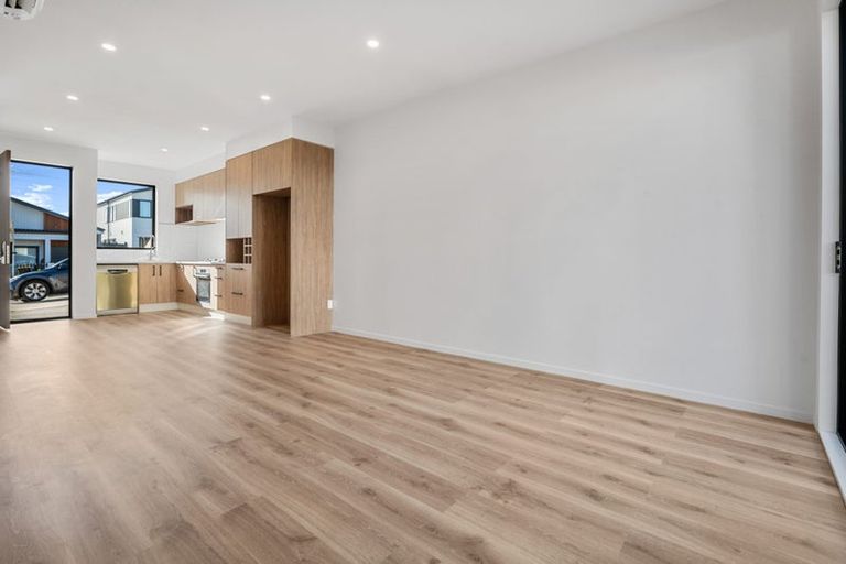 Photo of property in 63 Horokaka Street, Massey, Auckland, 0614