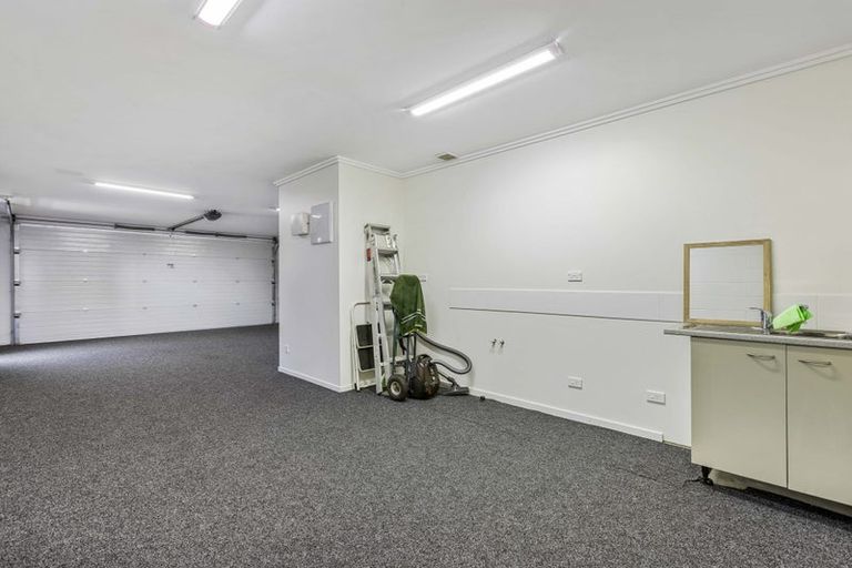 Photo of property in 69 De Luen Avenue, Tindalls Beach, Whangaparaoa, 0930