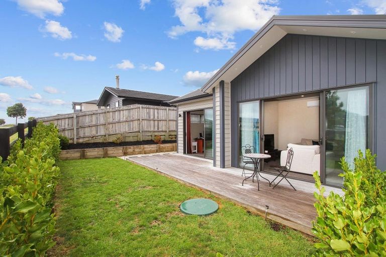 Photo of property in 13 Okohaka Avenue, Glenbrook, Waiuku, 2681